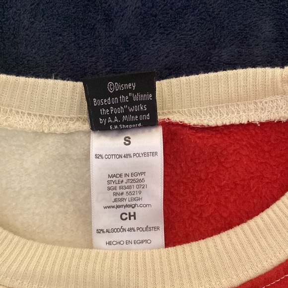 Whinne the phoo Disney crew neck, size small, red and cream. Never worn - Picture 3 of 4